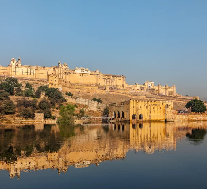 Amber Fort i Jaipur – en arkitektonisk juvel du kan oppleve på en reise til India.