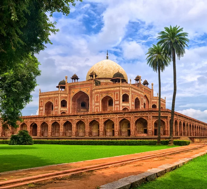 Humayun’s Tomb i Delhi – et mesterverk fra Mughal-tiden du kan oppleve på en reise til India.