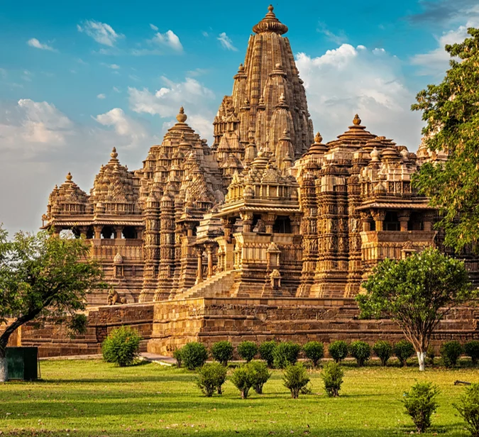 Templene i Khajuraho – hellige relieffer og steinhugget fortelling på reiser til India.