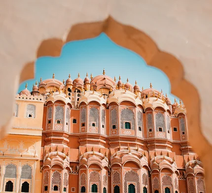 Hawa Mahal i Jaipur – rosa fasader og kongelig storhet på rundreise til India.