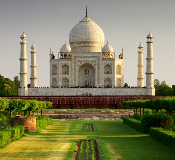 Taj Mahal i ettermiddagslys – symmetri, marmor og kjærlighet på rundreise til India.